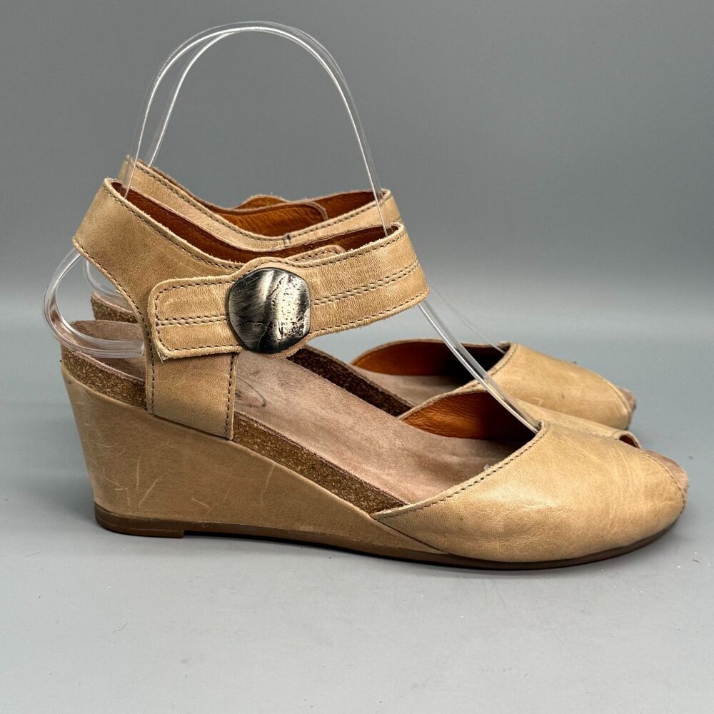 Taos Carousel 2 Women's 6 Tan Leather Adjustable Ankle Strap Wedge Heel Sandals